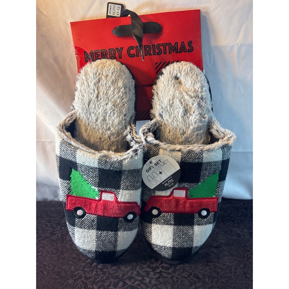 Nordstrom Rack Christmas Slippers Womens XL 11-12 Buffalo Plaid Red Truck NWT